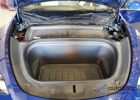 2023 Tesla Model Y z USA, uszkodzony, nr VIN 7SAYGAEE8PF583716